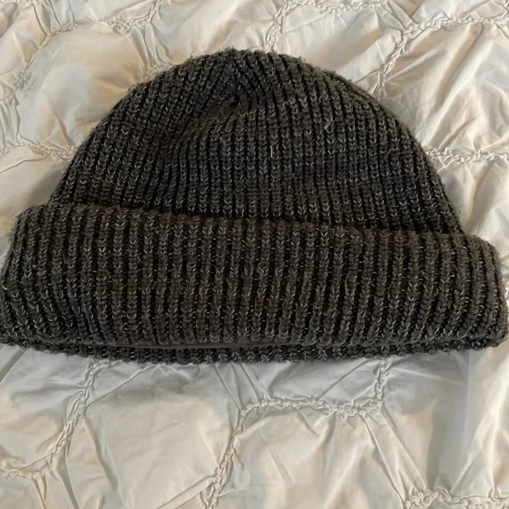 Men’s The North Face gray beanie - Picture 2 of 4